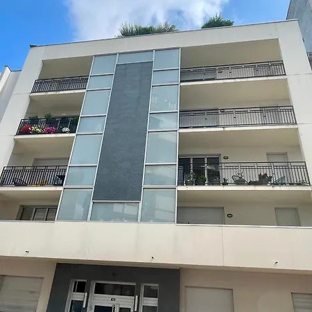 Moderne T2 Avec Balcon, Ascenseur Et Garage Appartement Aix-les-Bains