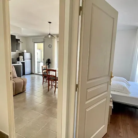 Appartement Moderne T2 Avec Balcon, Ascenseur Et Garage